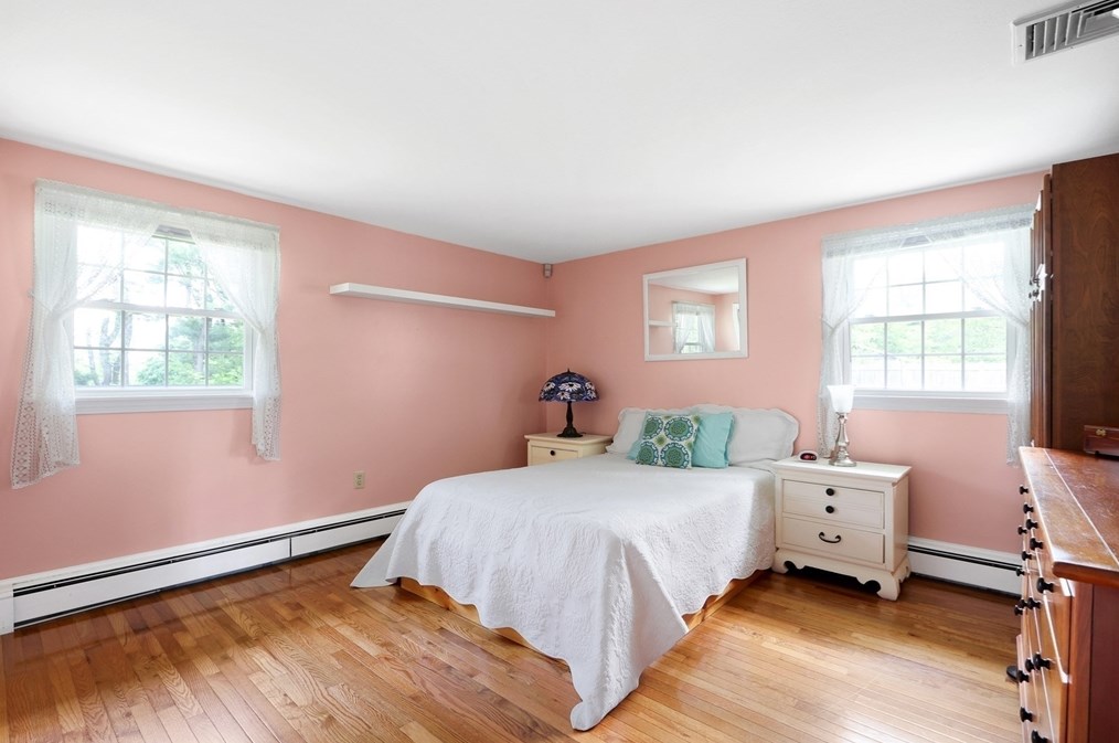 80 Frst Ave Ext, Plymouth MA 02360-4433 exterior