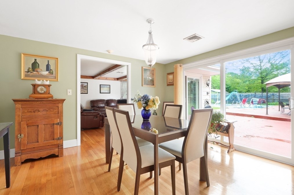 80 Frst Ave Ext, Plymouth MA 02360-4433 exterior