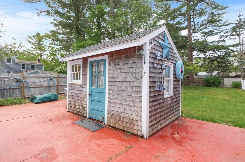 80 Frst Ave Ext, Plymouth MA 02360-4433 exterior