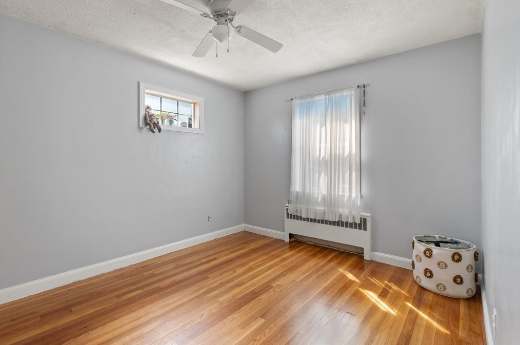 64 Howard St, Saugus MA 01906-4013 exterior