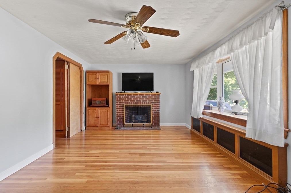 64 Howard St, Saugus MA 01906-4013 exterior