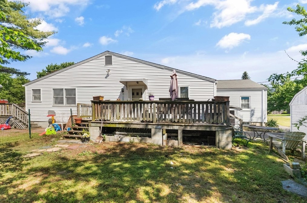 64 Howard St, Saugus MA 01906-4013 exterior