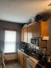 268 Tinkham St, New Bedford MA 02746-2326 exterior