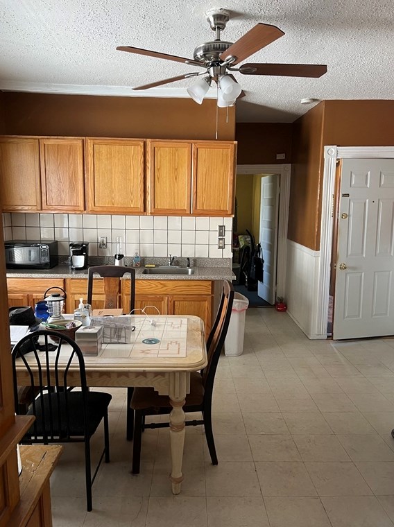 268 Tinkham St, New Bedford MA 02746-2326 exterior