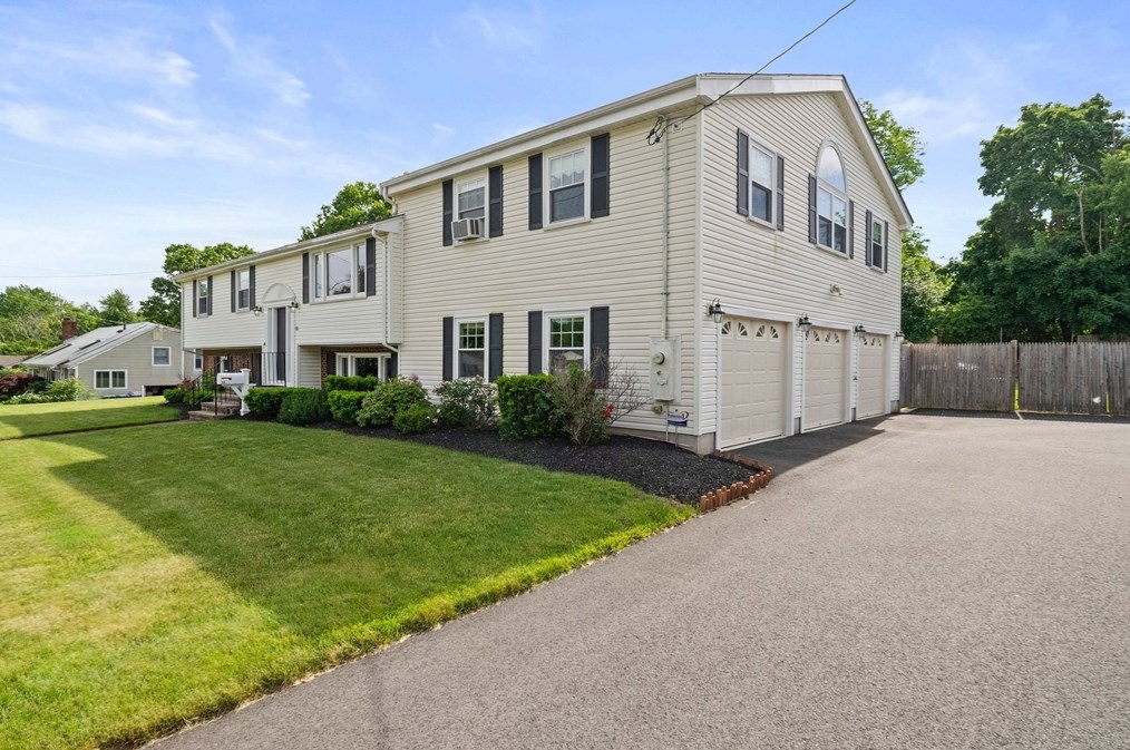 55 Solar Ave, Braintree, MA 02184 exterior