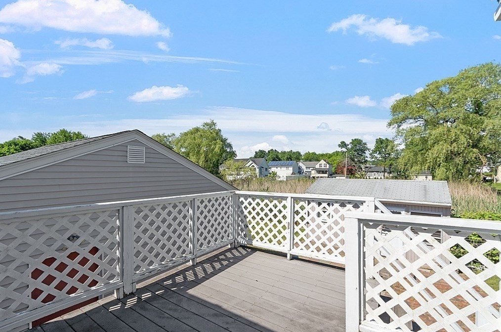 18 Derry Rd, Methuen MA 01844-5605 exterior