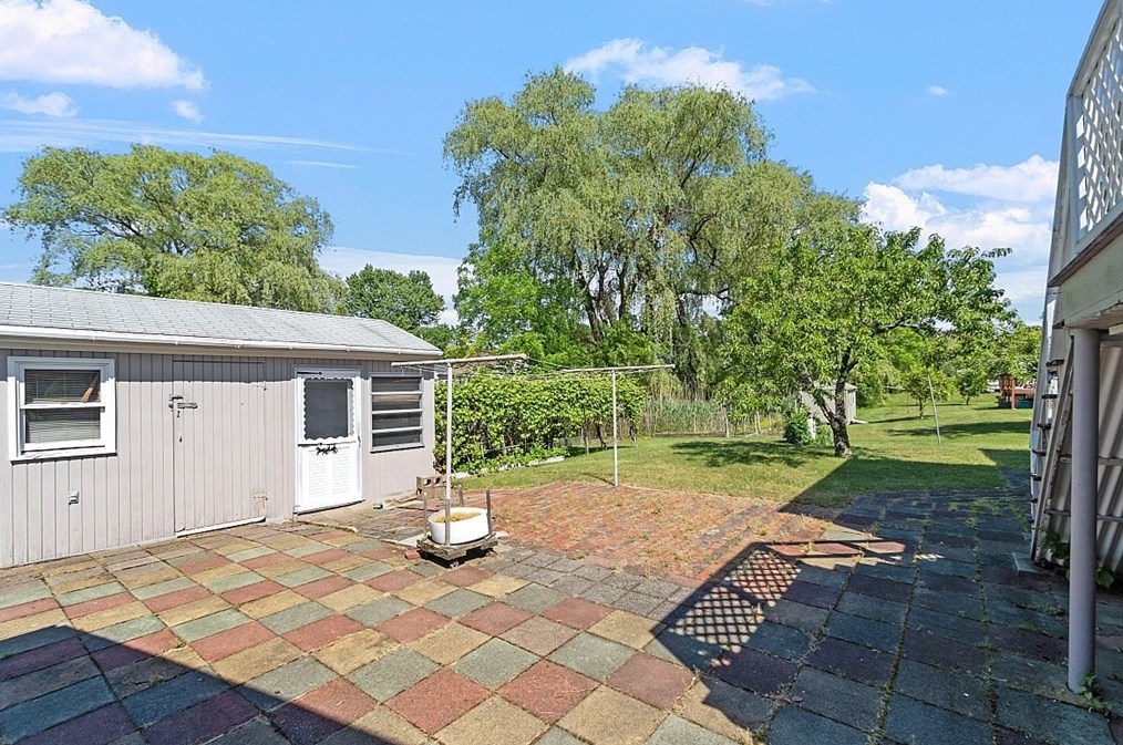 18 Derry Rd, Methuen MA 01844-5605 exterior