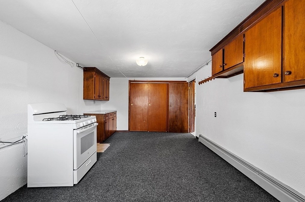 18 Derry Rd, Methuen MA 01844-5605 exterior