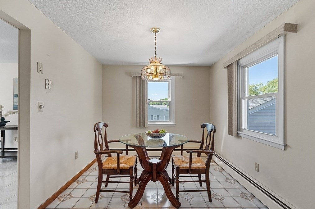 18 Derry Rd, Methuen MA 01844-5605 exterior