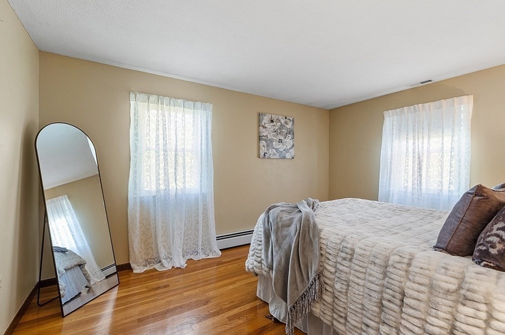 18 Derry Rd, Methuen MA 01844-5605 exterior