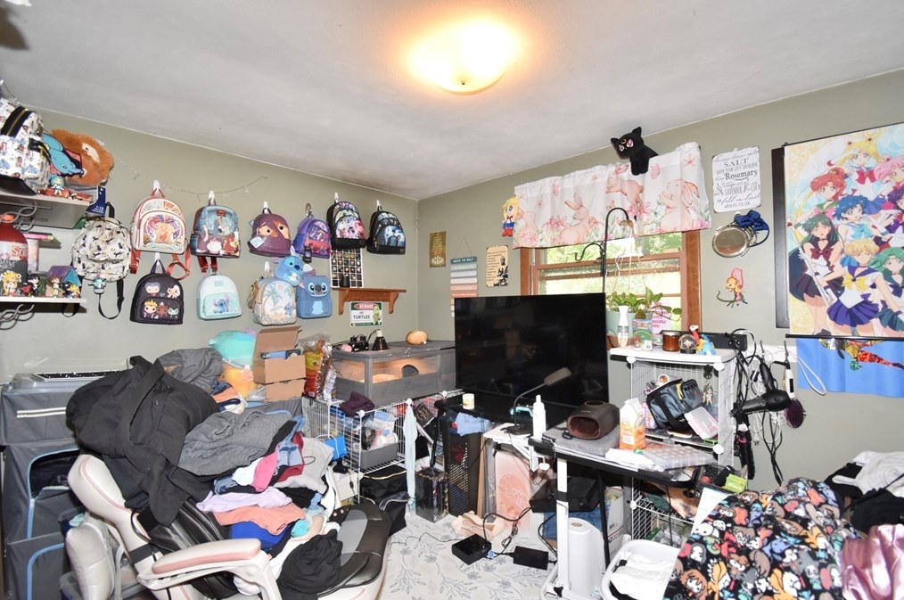 91 Tioga St, Springfield MA 01128-1344 exterior