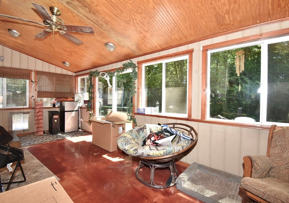 91 Tioga St, Springfield MA 01128-1344 exterior