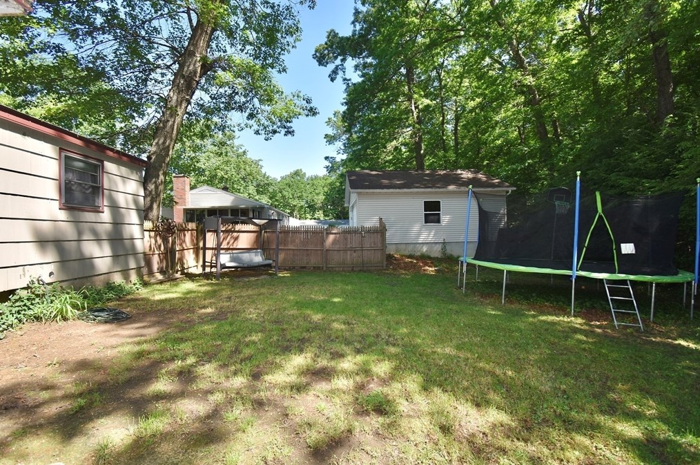 91 Tioga St, Springfield MA 01128-1344 exterior