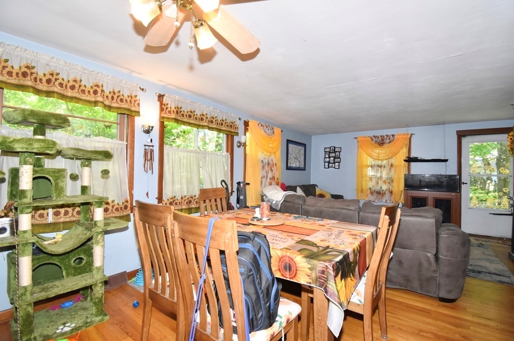 91 Tioga St, Springfield MA 01128-1344 exterior