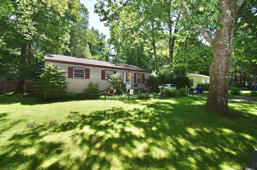 91 Tioga St, Springfield, MA 01128 exterior