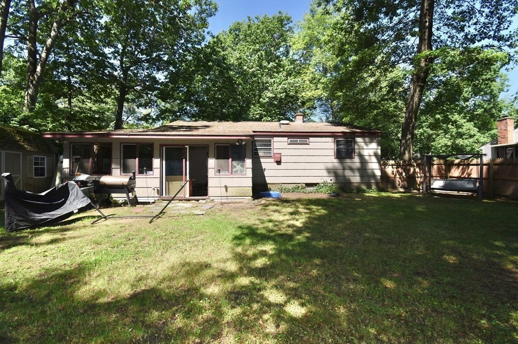 91 Tioga St, Springfield MA 01128-1344 exterior