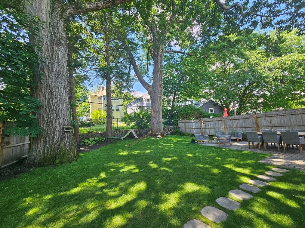 293 Beech St, Boston MA 02131-2016 exterior