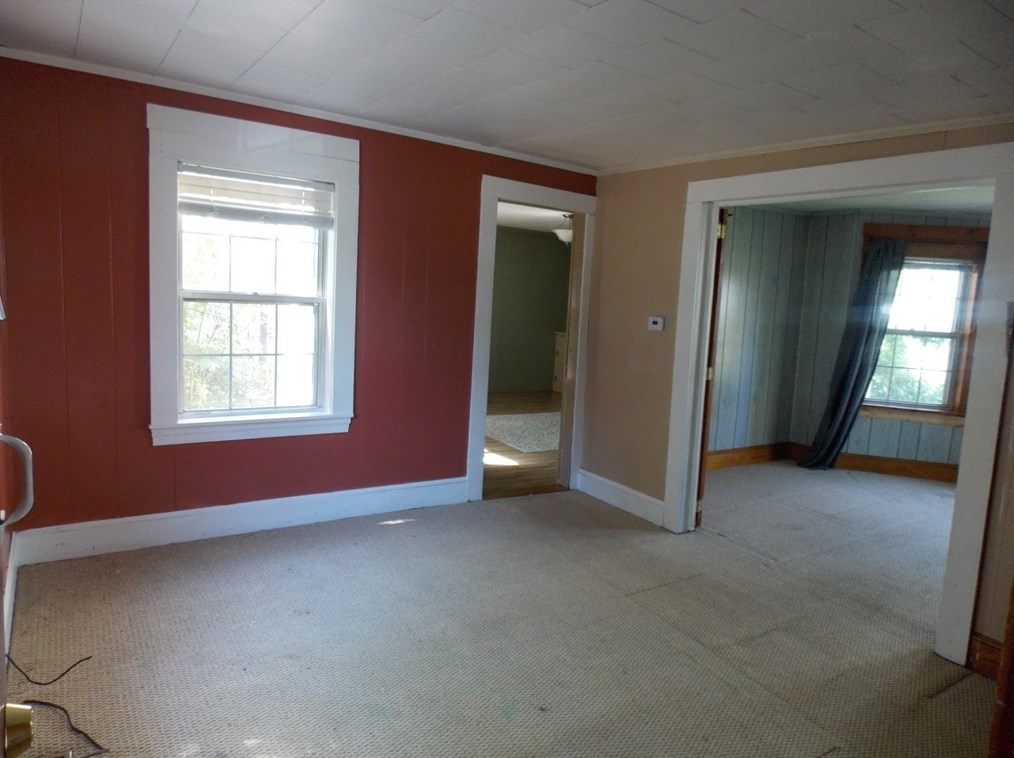 37 Fruit St, Milford MA 01757-3234 exterior