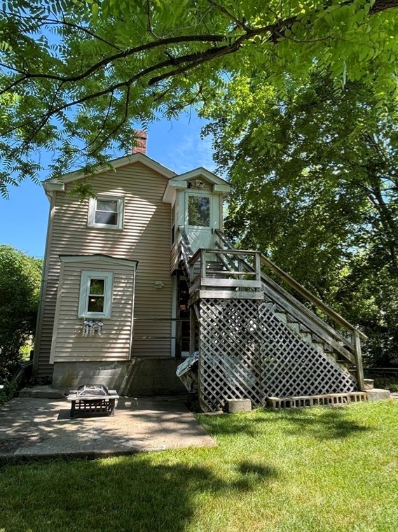 37 Fruit St, Milford MA 01757-3234 exterior