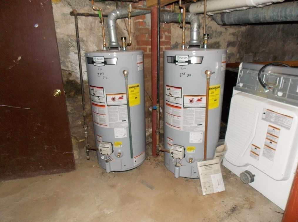 37 Fruit St, Milford MA 01757-3234 exterior