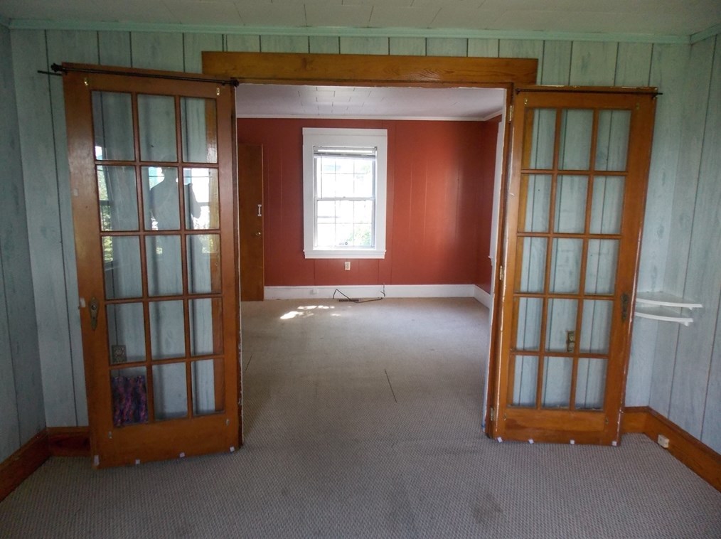 37 Fruit St, Milford MA 01757-3234 exterior