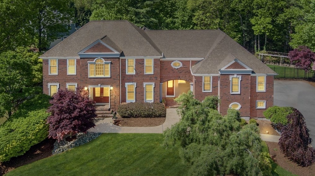 5 Linden Gln Rd, Canton MA 02021-4226 exterior