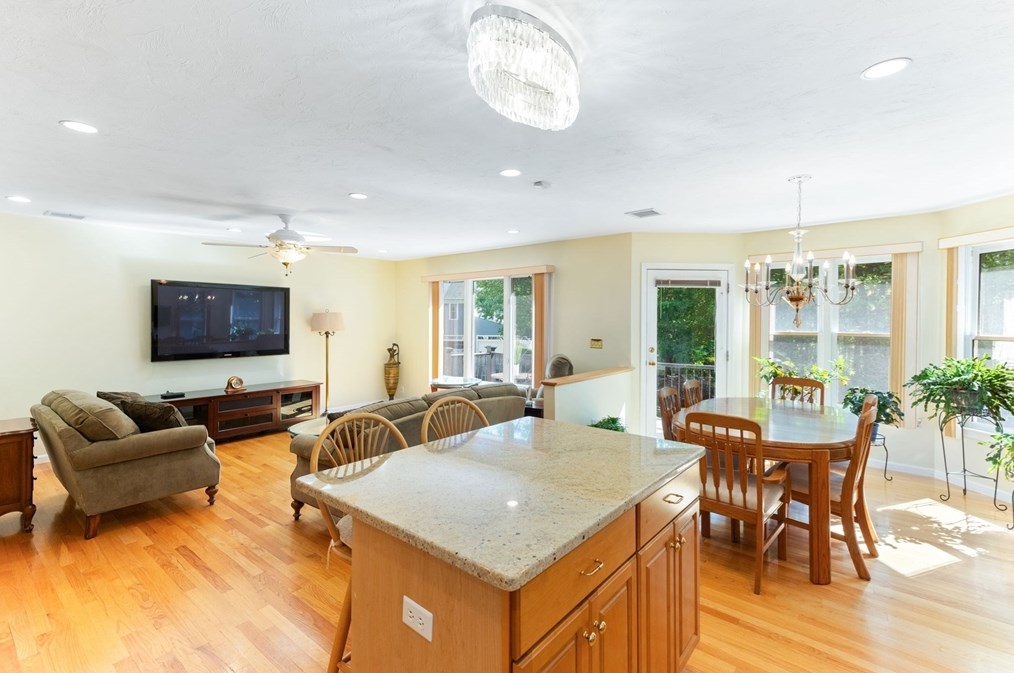 5 Linden Gln Rd, Canton MA 02021-4226 exterior