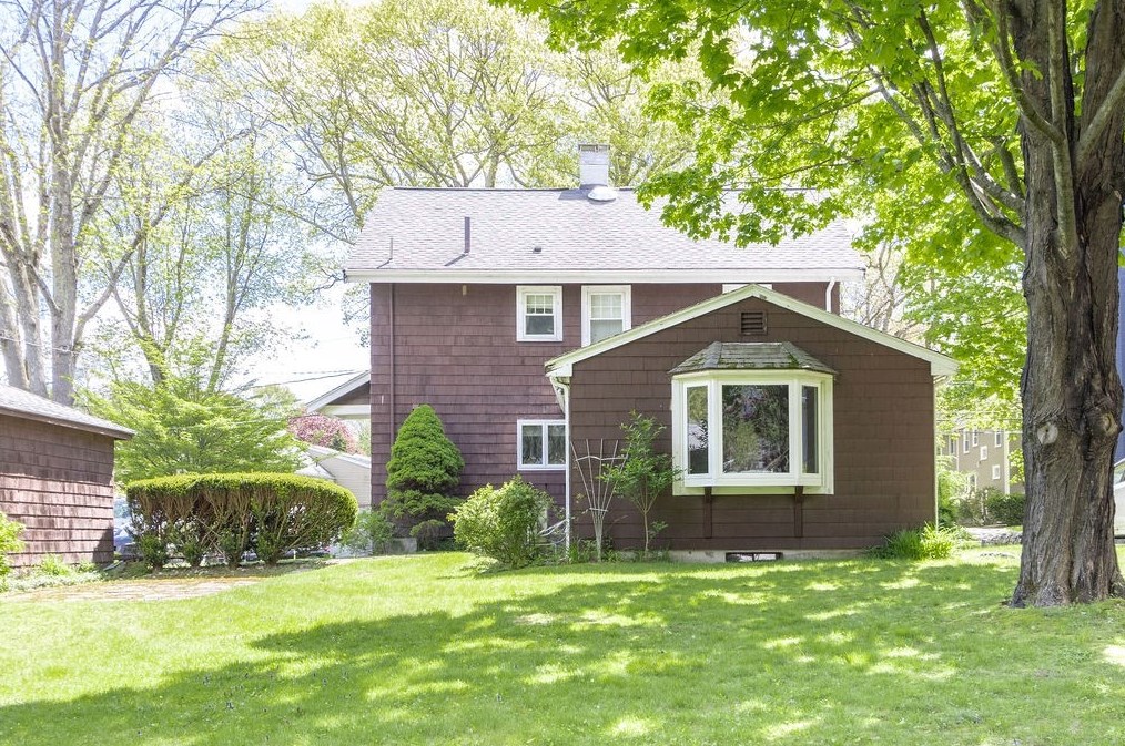 59 Henderson St, Needham MA 02492-2210 exterior