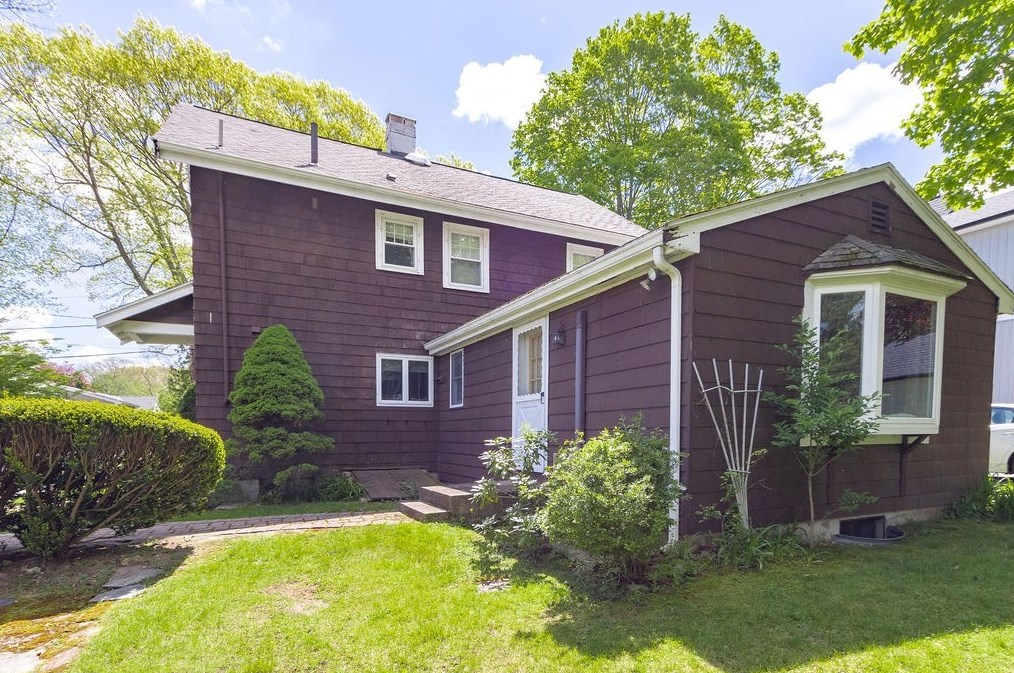 59 Henderson St, Needham MA 02492-2210 exterior