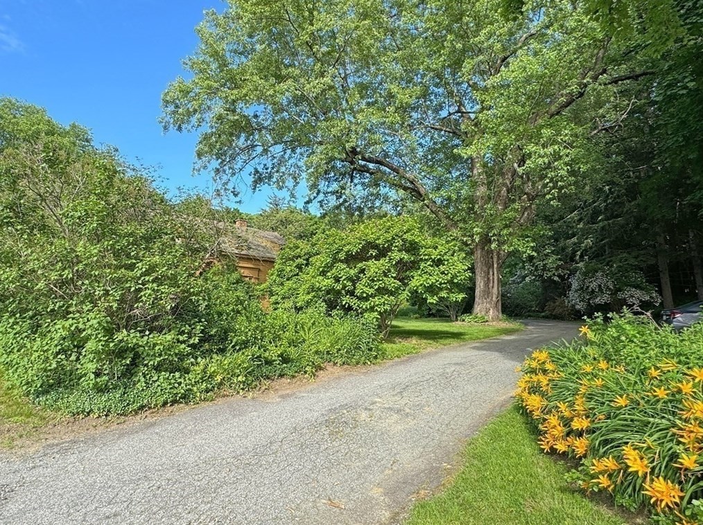 89 Wanamaker Rd, Gill, MA 01360 exterior