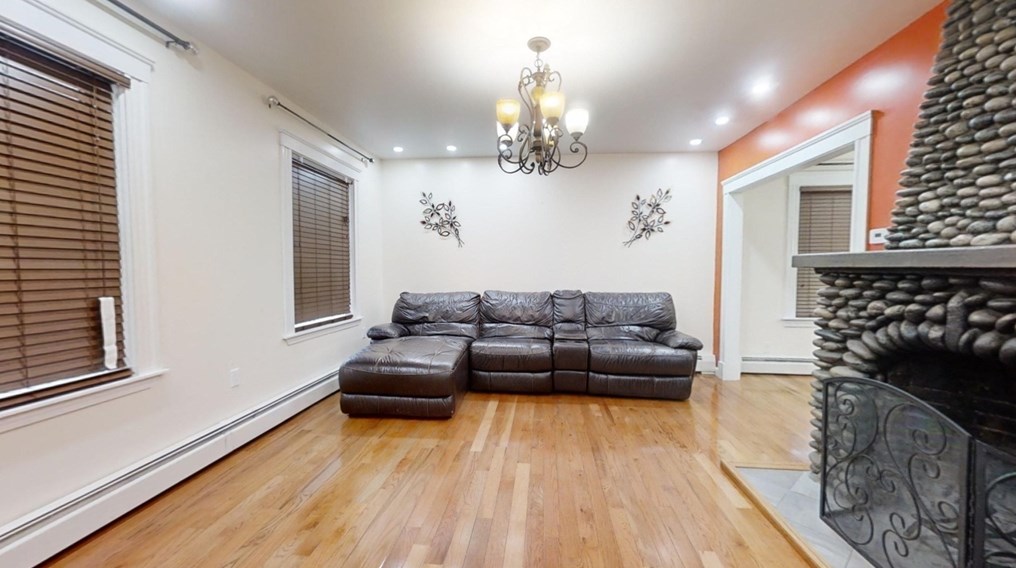 29 17th Ave, Haverhill MA 01830-2620 exterior