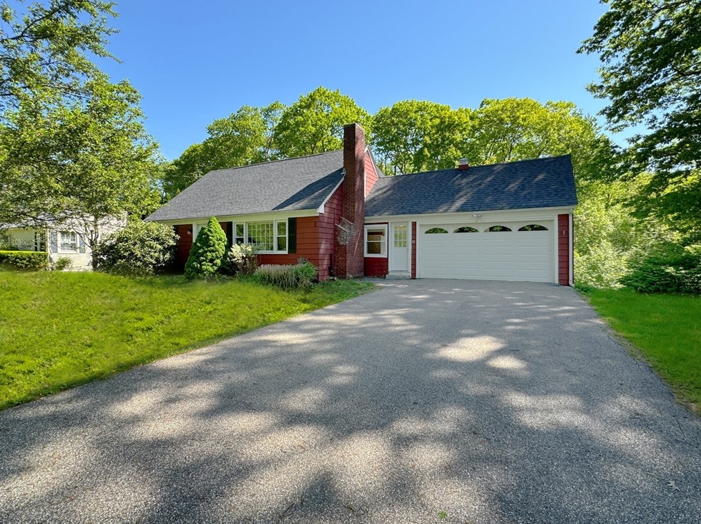 17 Tanglewood Rd, Worcester, MA 01612-1301