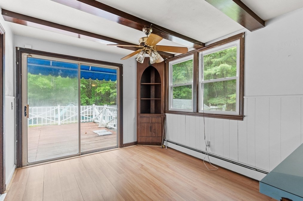 235 Daniels St, Franklin MA 02038-1104 exterior