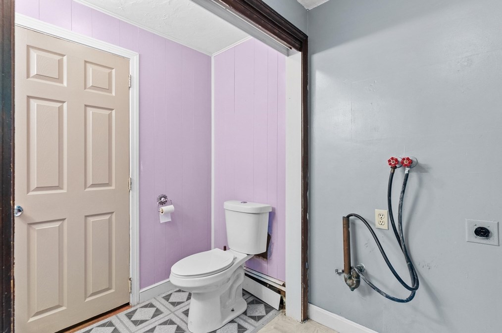 235 Daniels St, Franklin MA 02038-1104 exterior