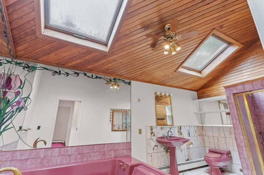 235 Daniels St, Franklin MA 02038-1104 exterior