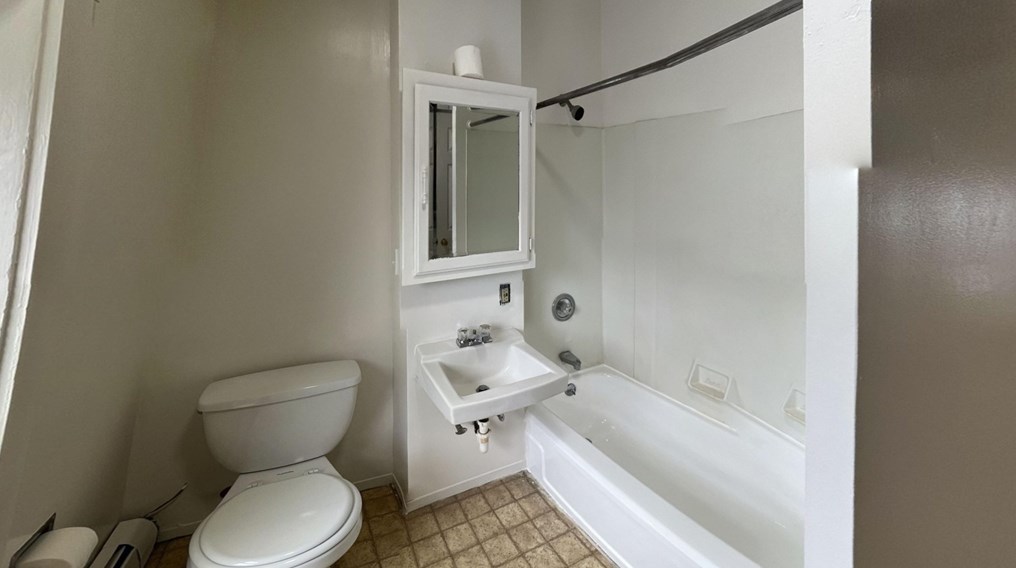 49 Arlington St, Fitchburg MA 01420-2246 exterior