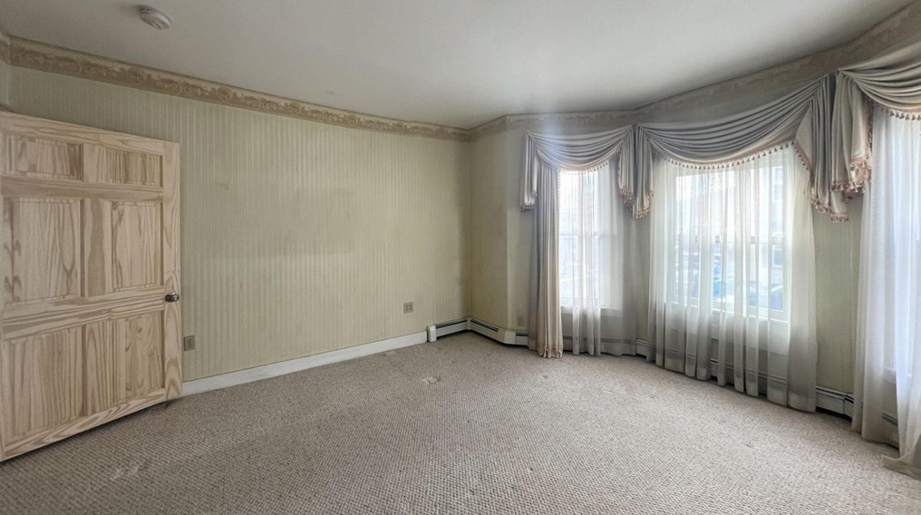 49 Arlington St, Fitchburg MA 01420-2246 exterior