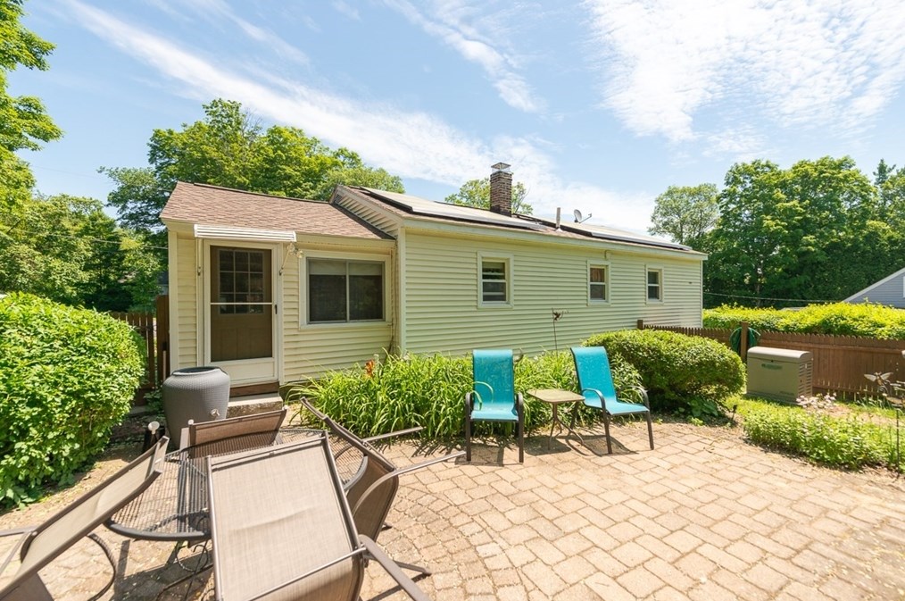 88 Wallace Hill Rd, Townsend, MA 01469