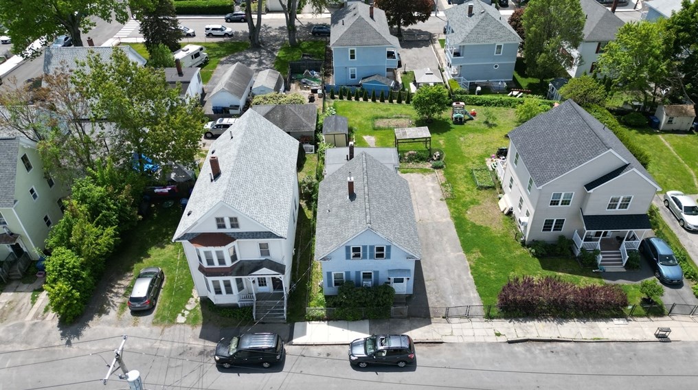 189 Emmett St, Lawrence MA 01843-1214 exterior