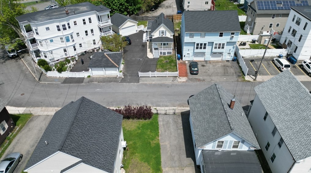 189 Emmett St, Lawrence MA 01843-1214 exterior