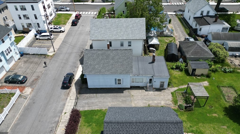 189 Emmett St, Lawrence MA 01843-1214 exterior