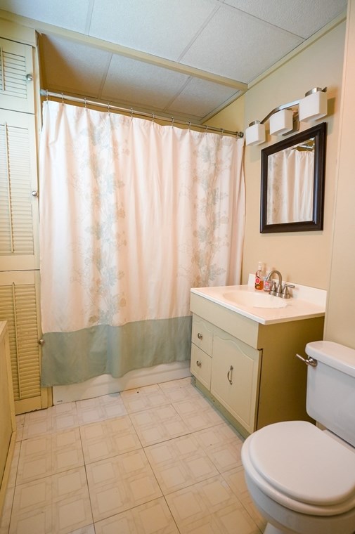 189 Emmett St, Lawrence MA 01843-1214 exterior