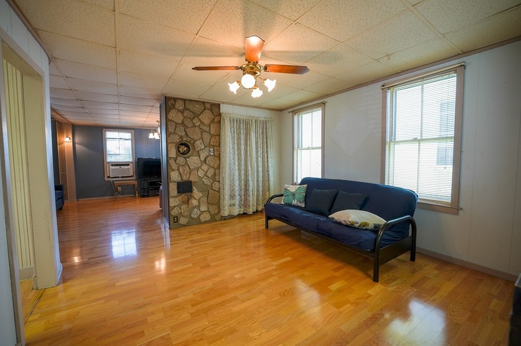 189 Emmett St, Lawrence MA 01843-1214 exterior