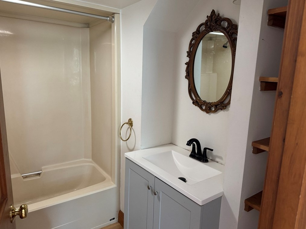 484 Lake St, Shrewsbury MA 01545-4639 exterior