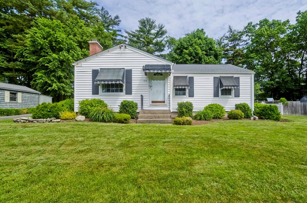 190 Mary Coburn Rd, Springfield, MA 01129 exterior