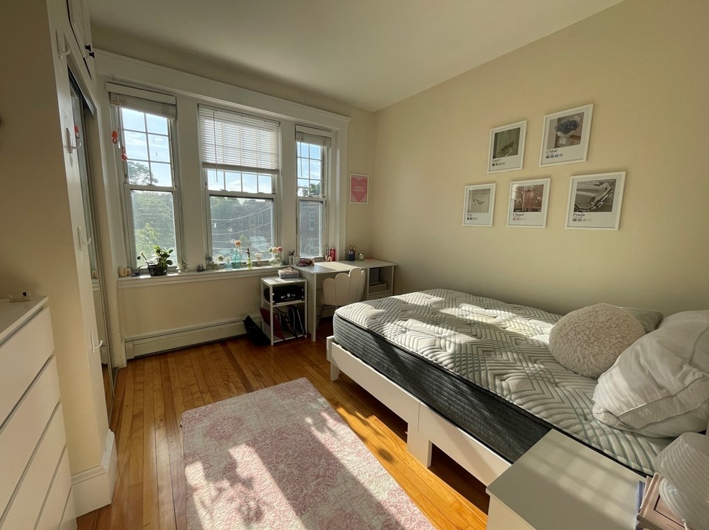 69 Babcock St Apt 5, Brookline, MA 02446