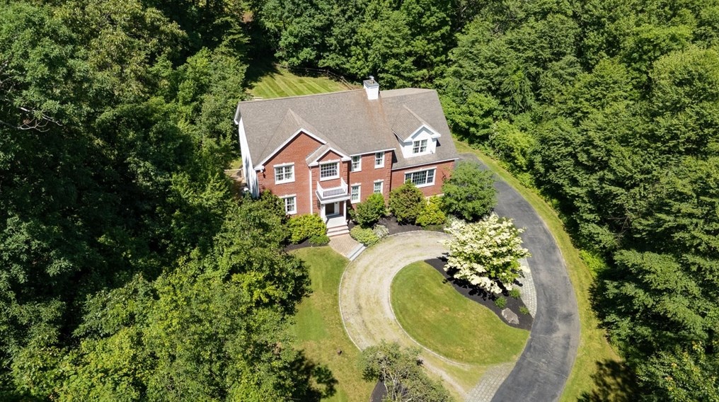 288 Long Hill Rd, Bolton, MA 01740