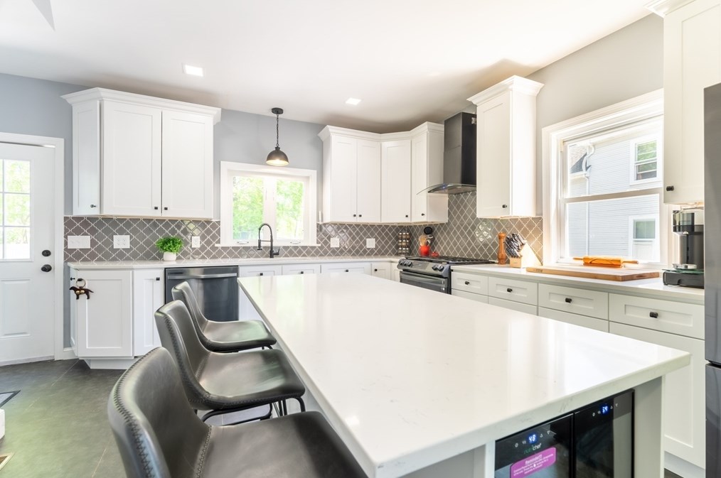 88 Oakdale Ave, Dedham MA 02026-3204 exterior