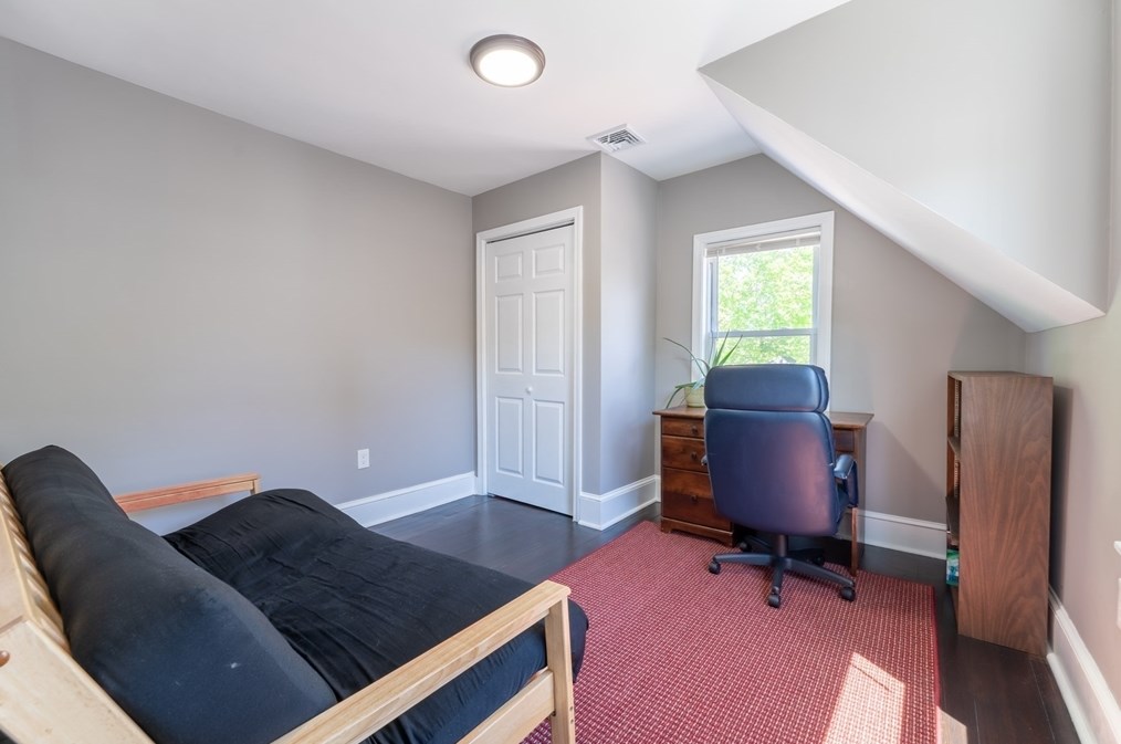 88 Oakdale Ave, Dedham MA 02026-3204 exterior