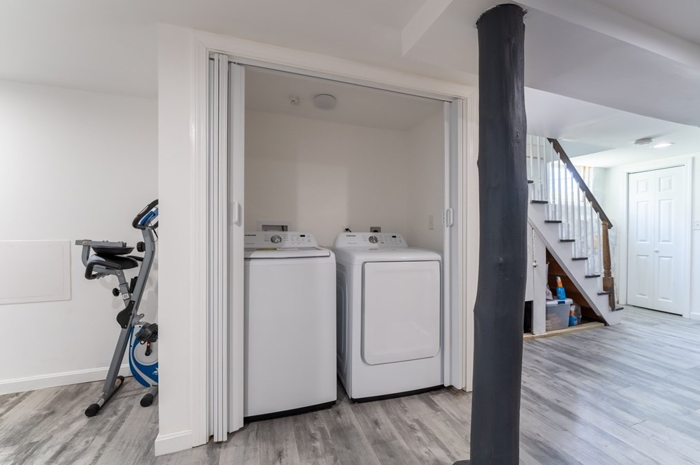 88 Oakdale Ave, Dedham MA 02026-3204 exterior